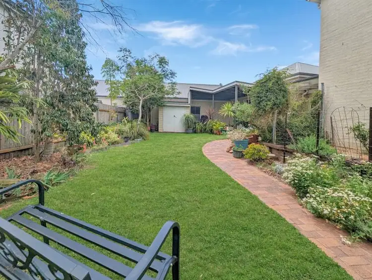33 Broughton Avenue, Tullimbar NSW 2527