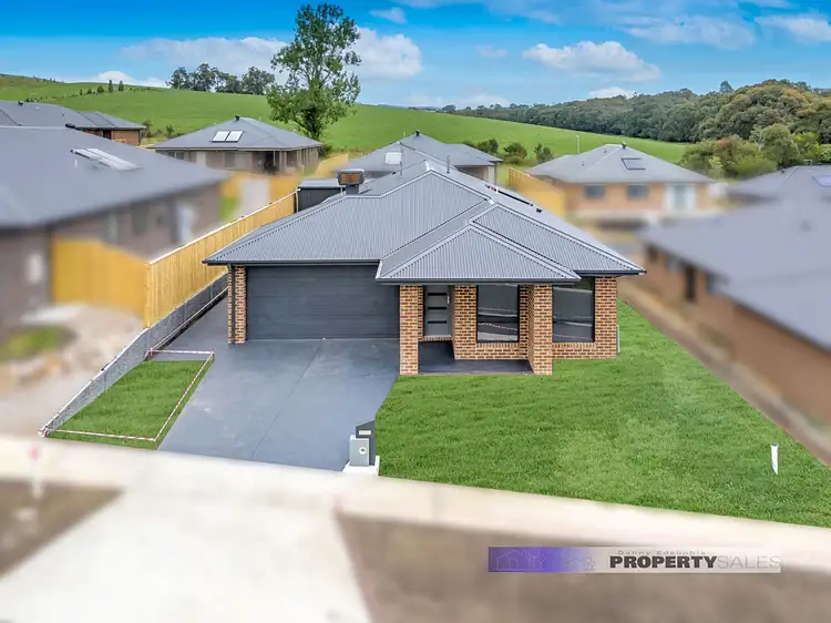 14 Gleneagles Drive, Newborough VIC 3825