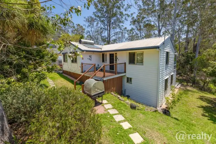 9 Warringah Grove, Petrie QLD 4502