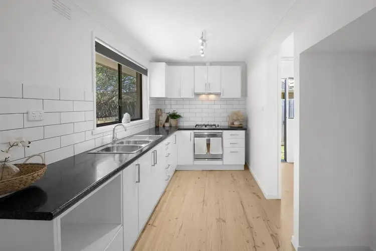 Fifth view of Homely unit listing, 1/4 Carnoustie Grove, Mornington VIC 3931