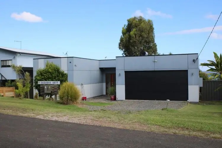 12 Coorong Street, Macleay Island QLD 4184