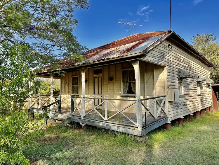 8 Richard Street, Esk QLD 4312
