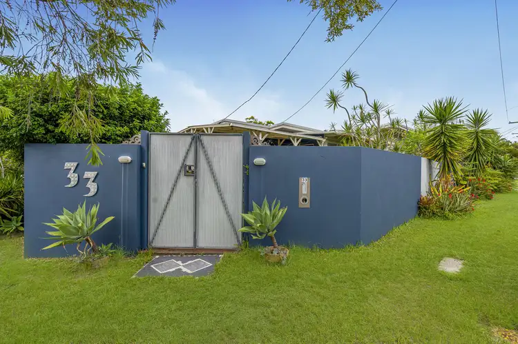 33 Heydon Avenue, Labrador QLD 4215