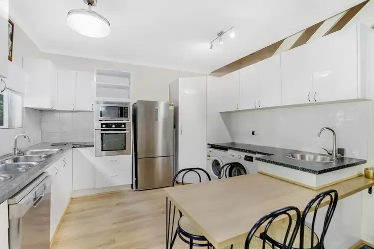 11/11-13 Pioneer Street, Manoora QLD 4870