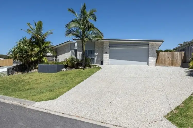 18 Lomandra Avenue