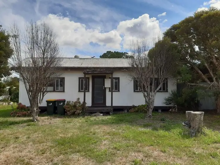 6 Cowell Street