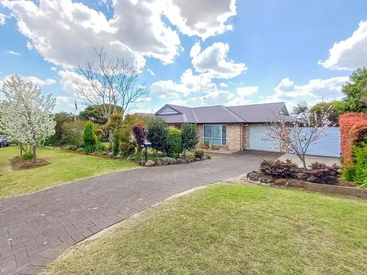 14 Vicky Avenue, Crows Nest QLD 4355