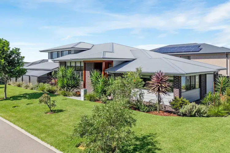 13 Windsurf Circuit, Fern Bay NSW 2295