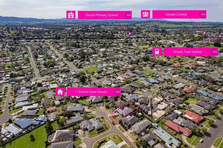 Second view of Homely house listing, 11 Emma Close, Drouin VIC 3818