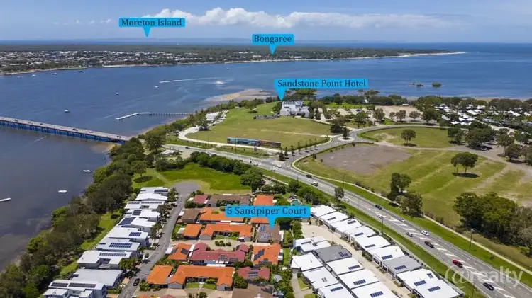 5/8 Spinnaker Drive, Sandstone Point QLD 4511