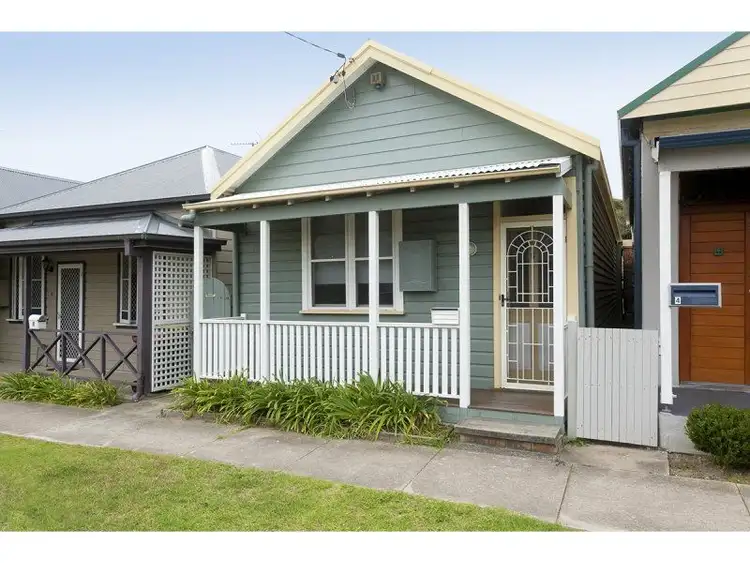 6 Young Street, Cooks Hill NSW 2300