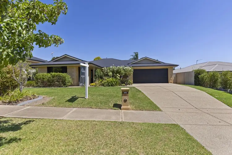 6 Brownlow Drive, Bourkelands NSW 2650