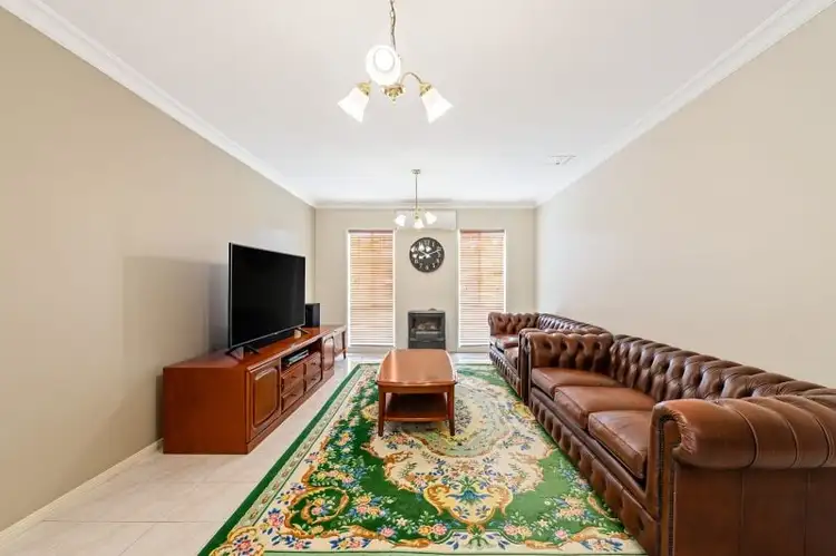 Fifth view of Homely house listing, 5 Rising Court, Hillside VIC 3037