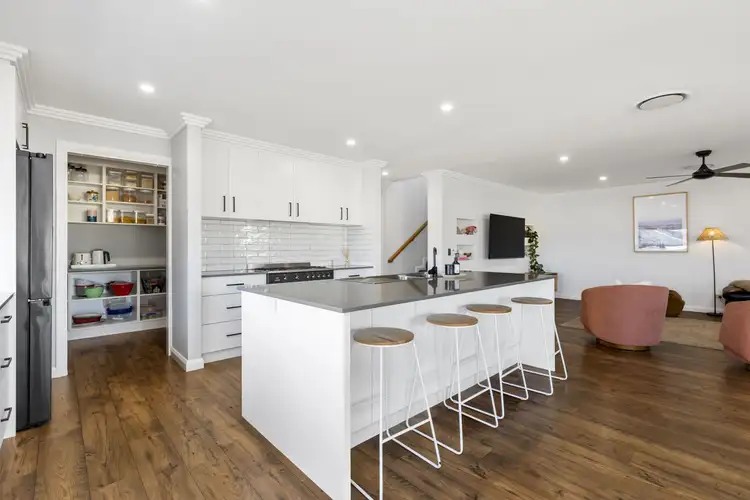 Seventh view of Homely house listing, 18 Bennelong Crescent, Lloyd NSW 2650