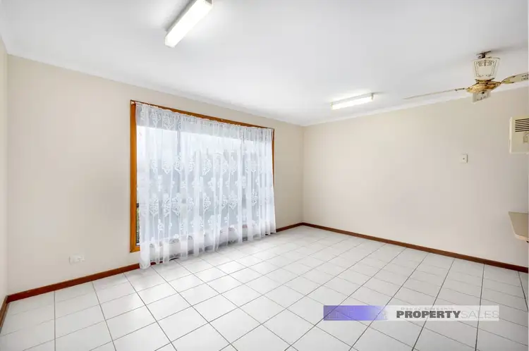 Fourth view of Homely house listing, 5 Randall Crescent, Moe VIC 3825