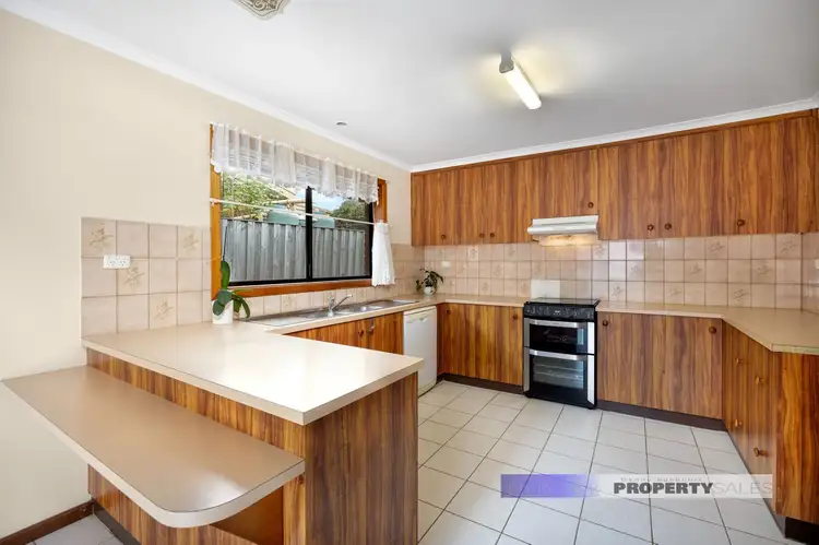 Fifth view of Homely house listing, 5 Randall Crescent, Moe VIC 3825