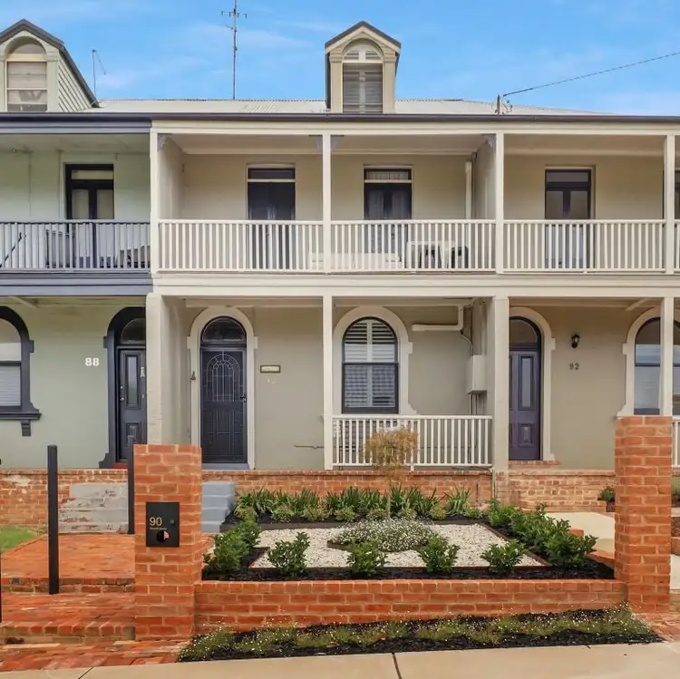 90 Russell Street, Bathurst NSW 2795