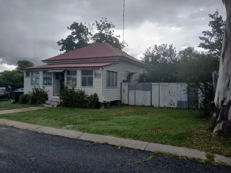 8 Edward Street