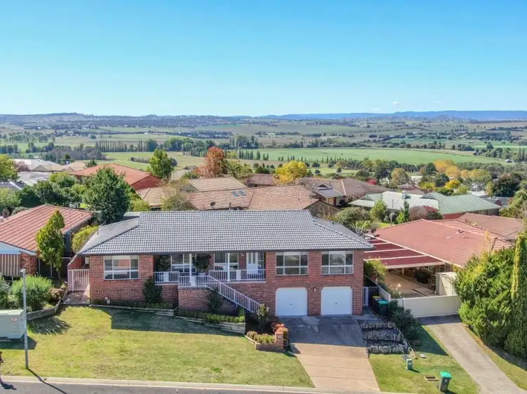 64 Lorimer Street, Llanarth NSW 2795