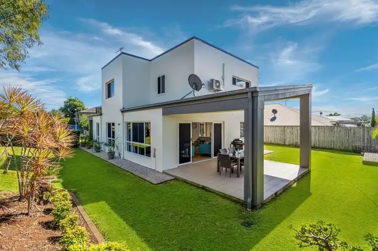 25 Hoskins Drive, Wellington Point QLD 4160
