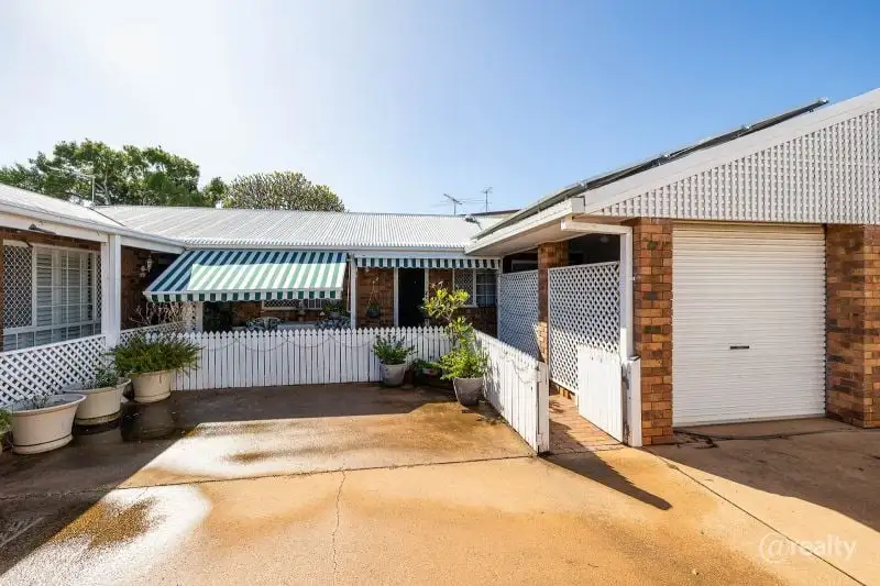 Main view of Homely villa listing, 2/390-392 Birkdale Road, Wellington Point QLD 4160