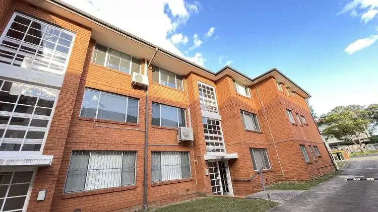 79 Hughes Street