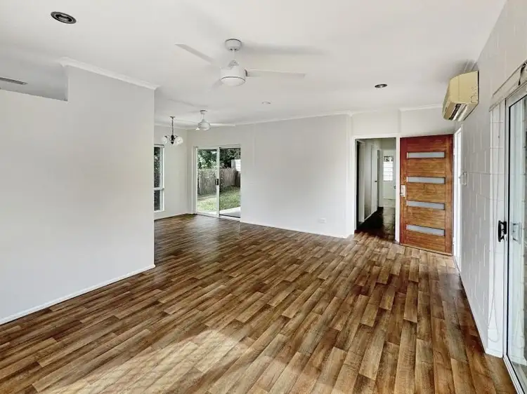 8 Hammond Court, Mooroobool QLD 4870