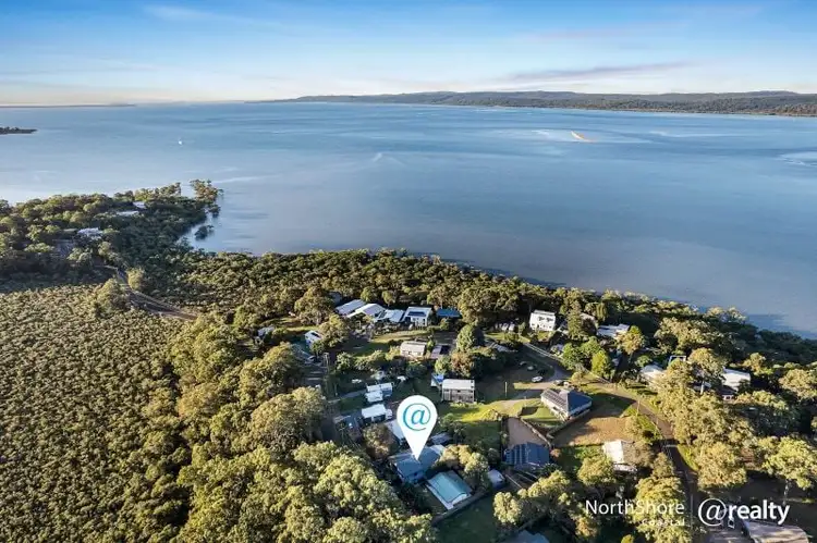 18 Waterside Drive, Macleay Island QLD 4184