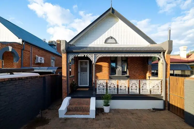 96 Griffin Avenue, East Tamworth NSW 2340