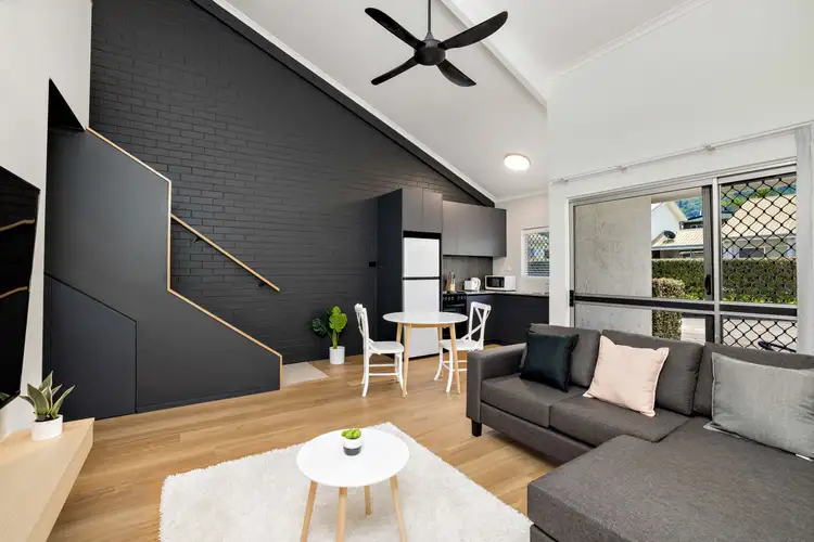 2/5 Crathern Close, Edge Hill QLD 4870