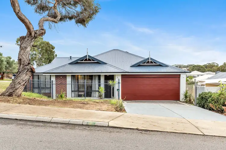 2 Falstaff Crescent, Spearwood WA 6163