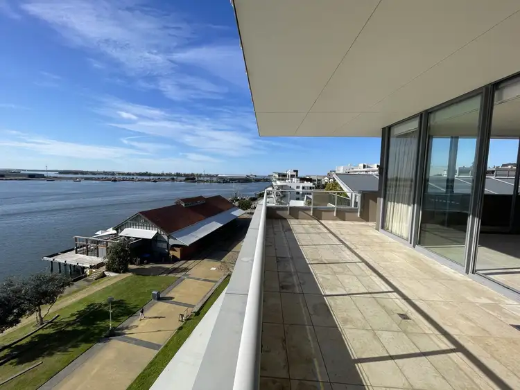 601/17 Honeysuckle Drive, Newcastle NSW 2300