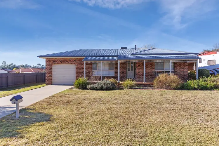 5 Nara Place, Glenfield Park NSW 2650