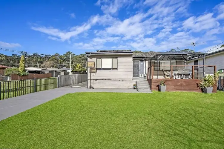 65 Catherine Street, Mannering Park NSW 2259