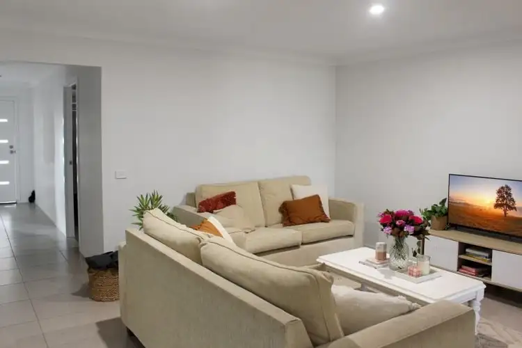 Sixth view of Homely semi-detached listing, 8 Newlands Crescent, Kelso NSW 2795