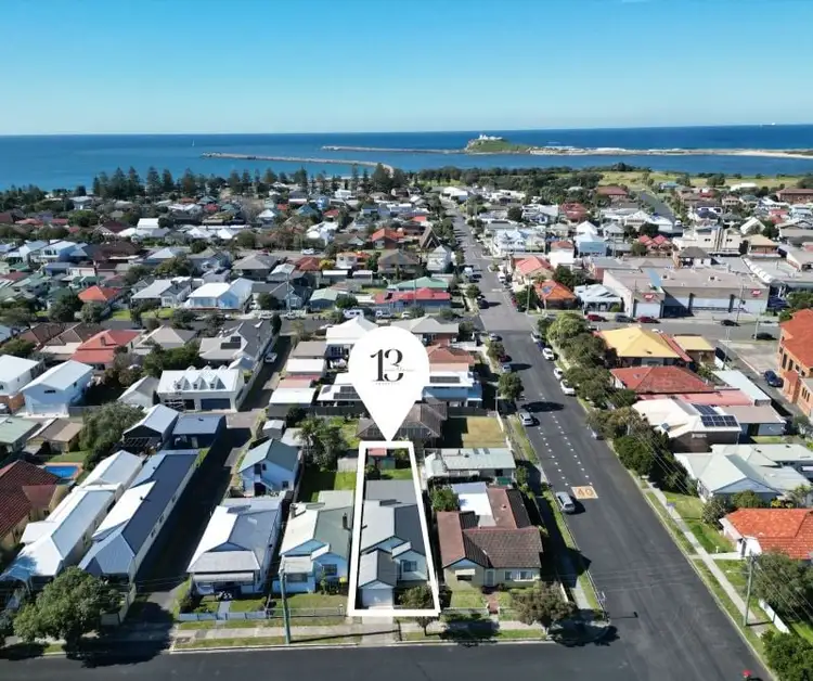 4 Douglas Street, Stockton NSW 2295