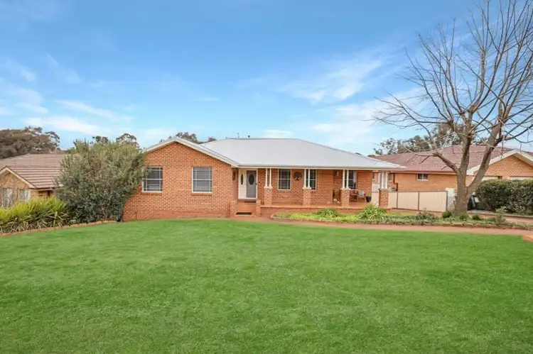 25 Kurumben Place, West Bathurst NSW 2795
