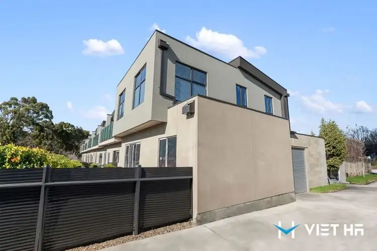 8/14 Lucian Avenue, Springvale VIC 3171