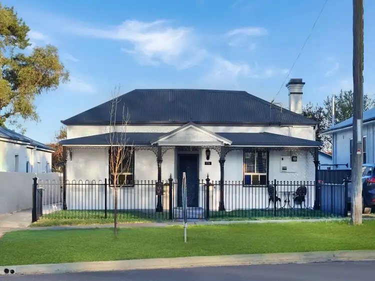 174 Seymour Street, Bathurst NSW 2795