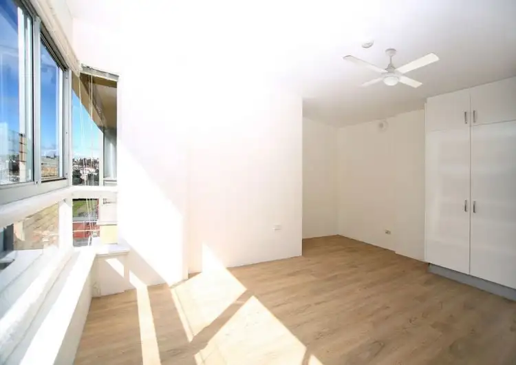 Third view of Homely studio listing, 70/51 Roslyn Gardens, Rushcutters Bay NSW 2011