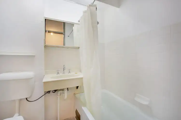 Fourth view of Homely studio listing, 306/5 Ward Avenue, Potts Point NSW 2011