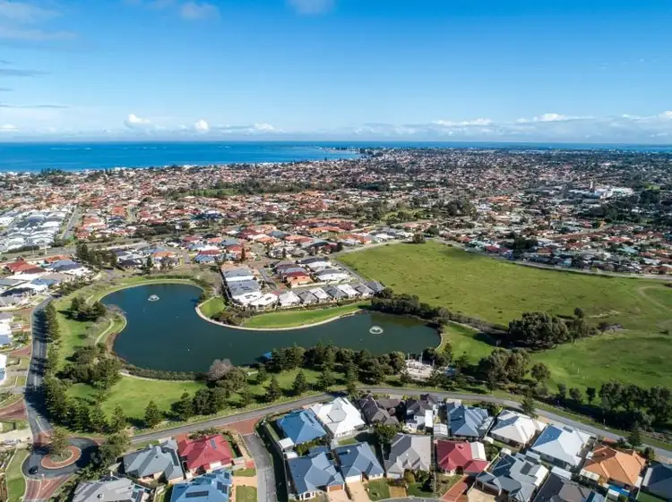 8/30 Buttermere Approach, Waikiki WA 6169