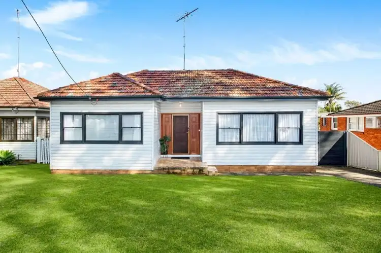 Main view of Homely house listing, 23 Hoddle Avenue, Bradbury NSW 2560