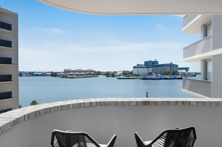 315/35 Honeysuckle Drive, Newcastle NSW 2300