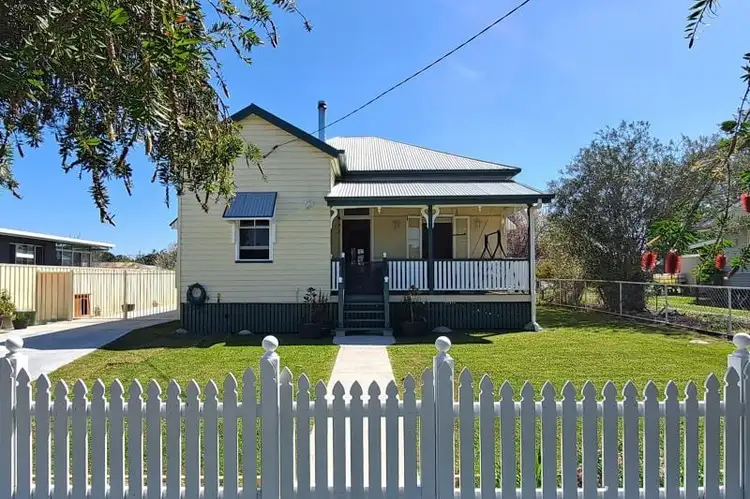 6 Nolan Street, Crows Nest QLD 4355