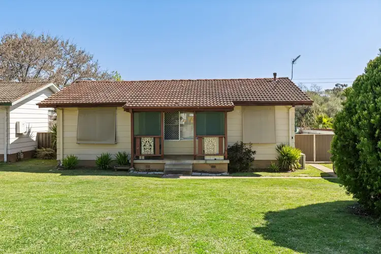 42 Adams Street, Ashmont NSW 2650