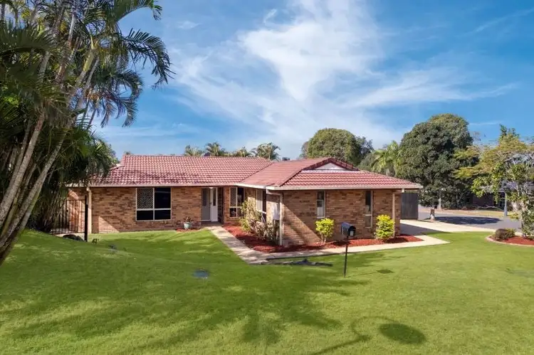1 Mapia Rise, Pacific Pines QLD 4211