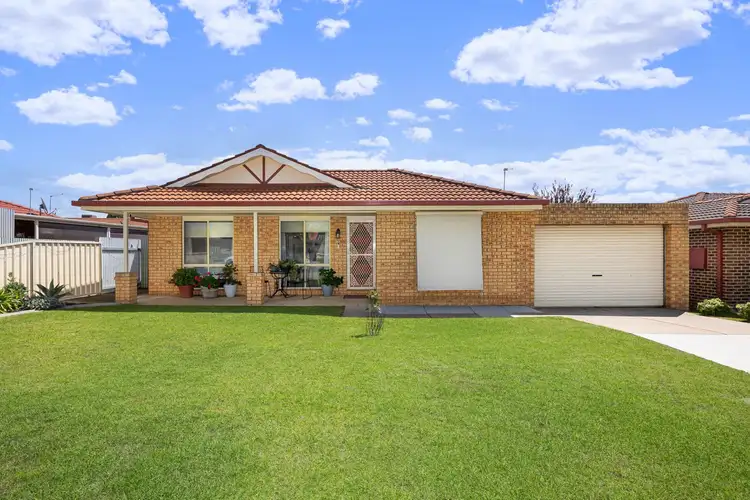 83 Dalman Parkway, Glenfield Park NSW 2650