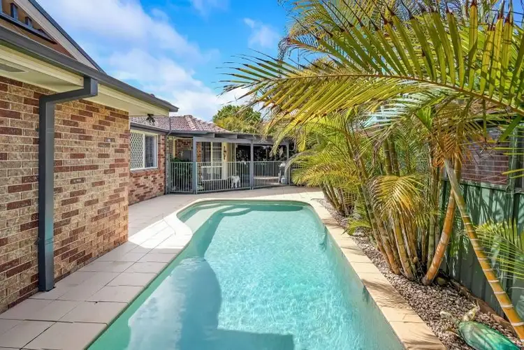 2 Samantha Close, Kanwal NSW 2259