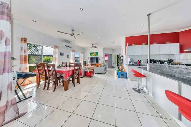 10 Yirra Crescent